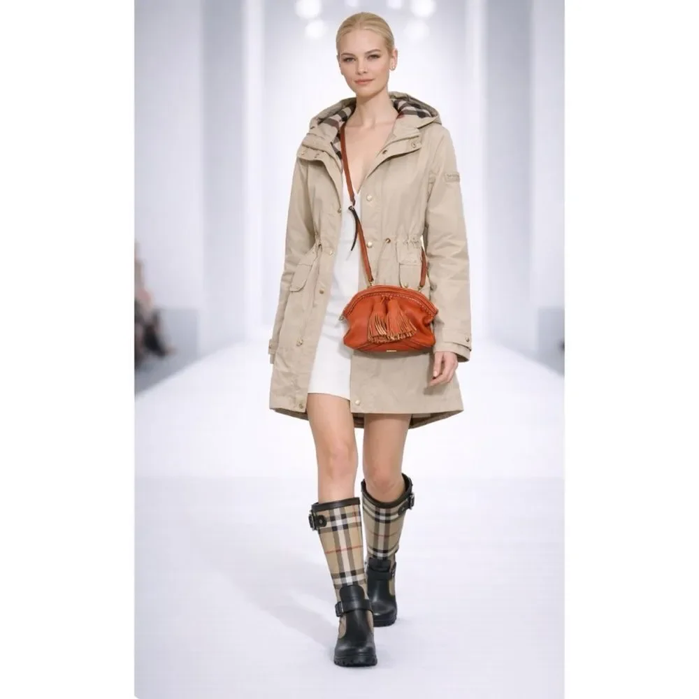 Authentic BURBERRY PRORSUM Tassel Calf Crescent leather Crossbody Bag in Orange